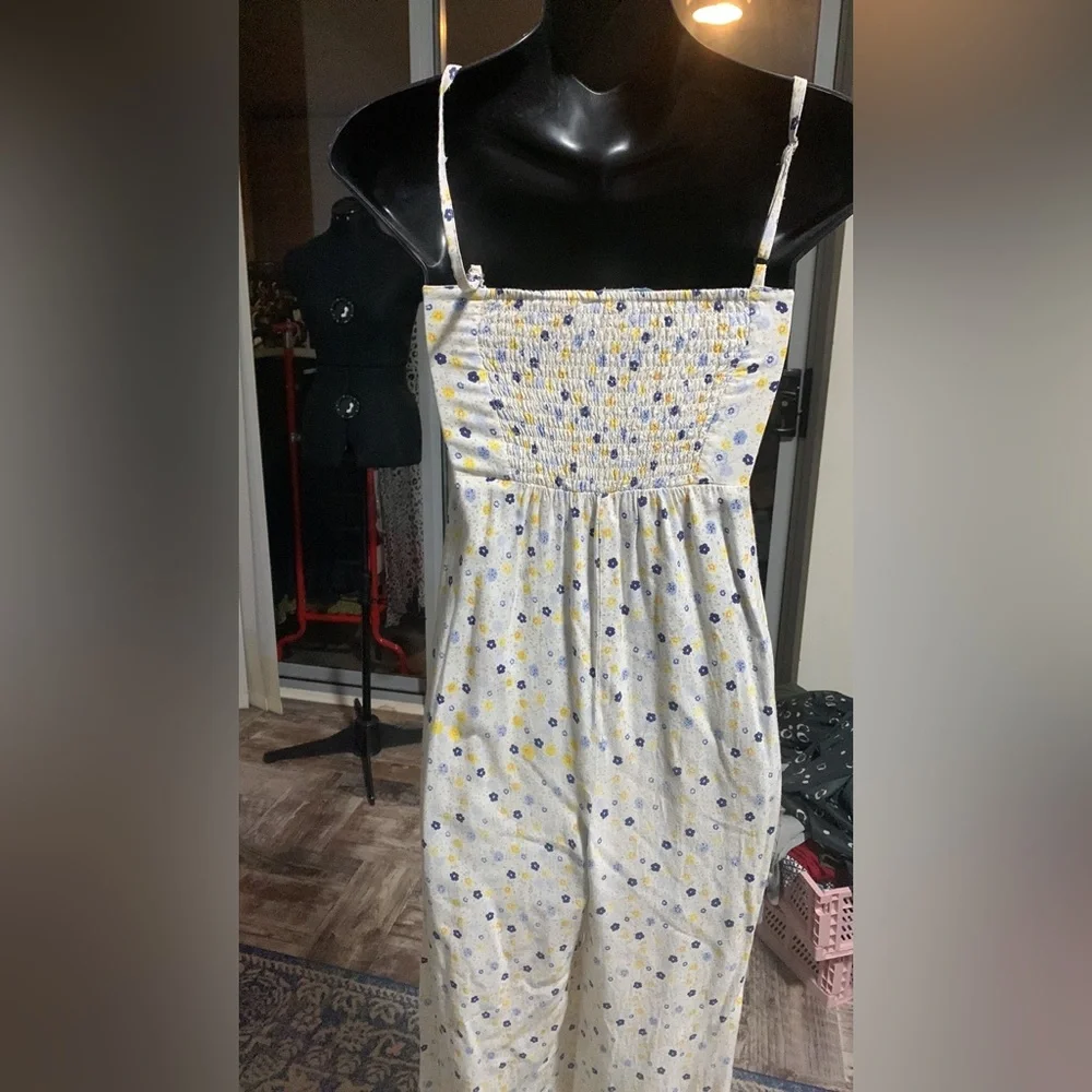 Tilii delightful jumpsuit with sheered back , adjustable straps ,cross over tie - Picture 7 of 7
